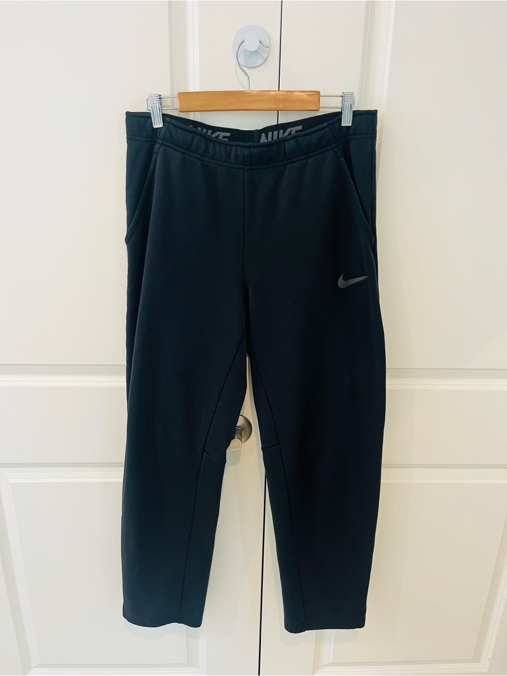 Nike women’s medium Dri-Fit Black activewear athletic joggers with side pockets